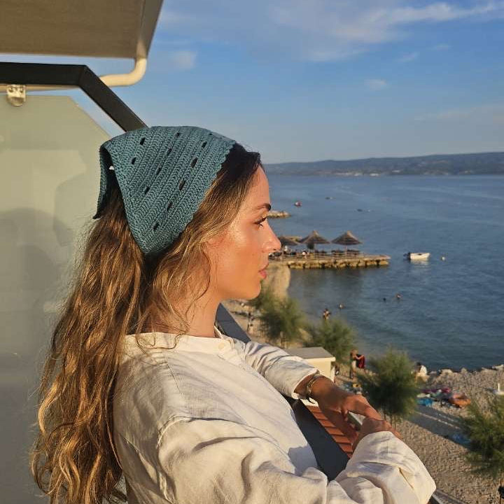 Crochet shawl Bibi